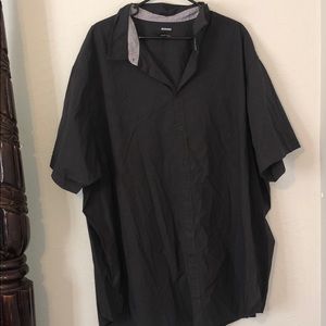 Big and tall short sleeve button down collar shirt